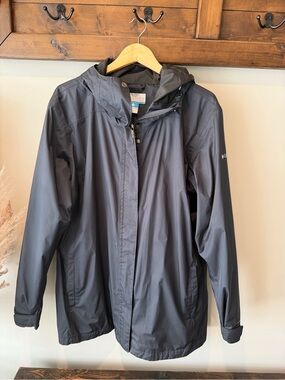 Columbia Black Hooded Waterproof Raincoat